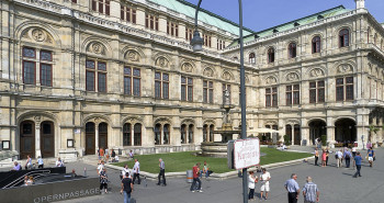 Karajan-Platz, un lugar para disfrutar de la ópera