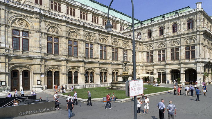 Karajan-Platz, un lugar para disfrutar de la ópera